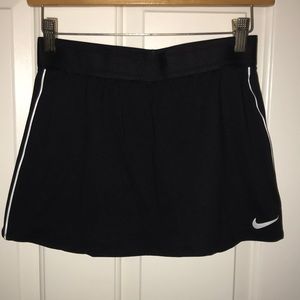 Nike black tennis skort